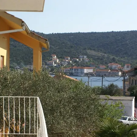 With A Parking Space Vinisce, Trogir - 2987 *