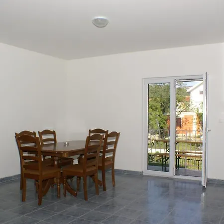 شقة With A Parking Space Vinisce, Trogir - 2987