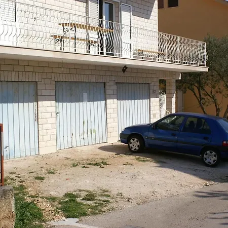 With A Parking Space Vinisce, Trogir - 2987 דירה